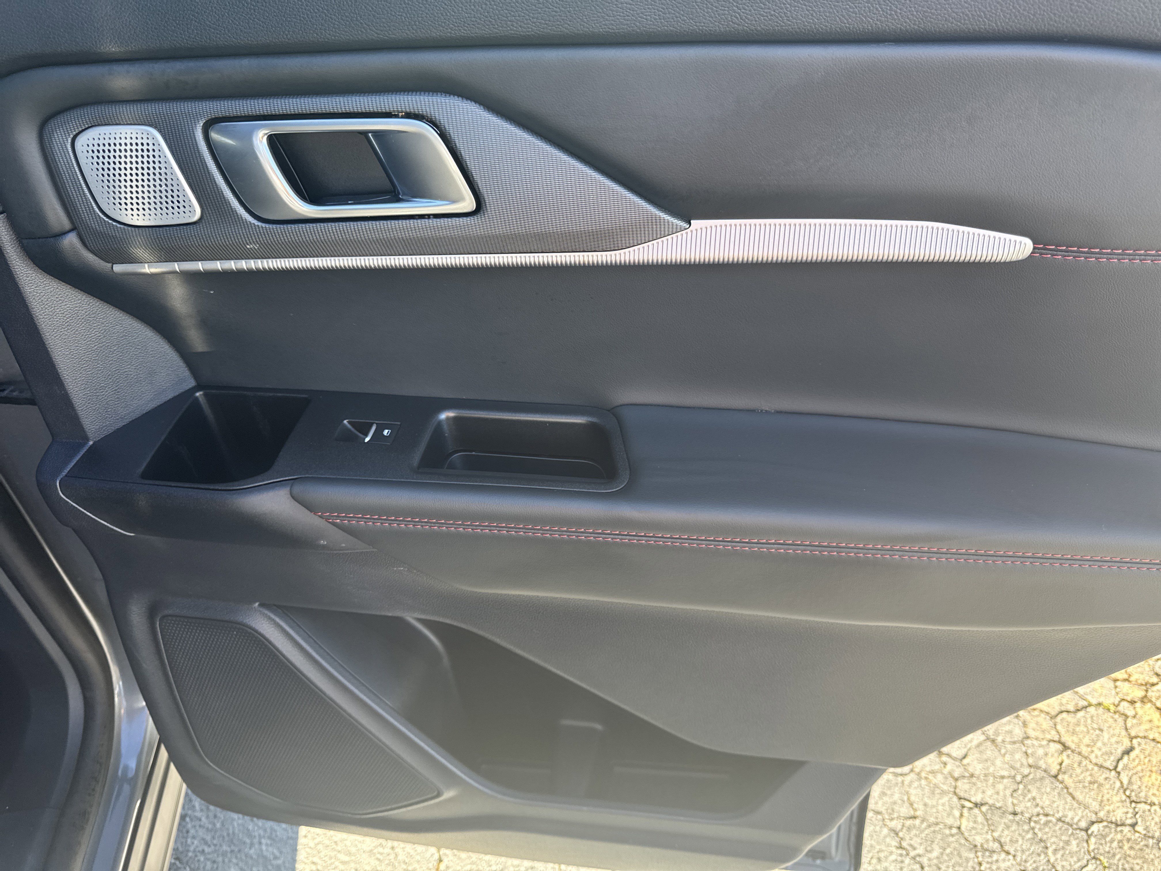 Certified 2025 Ford Explorer ST image 16