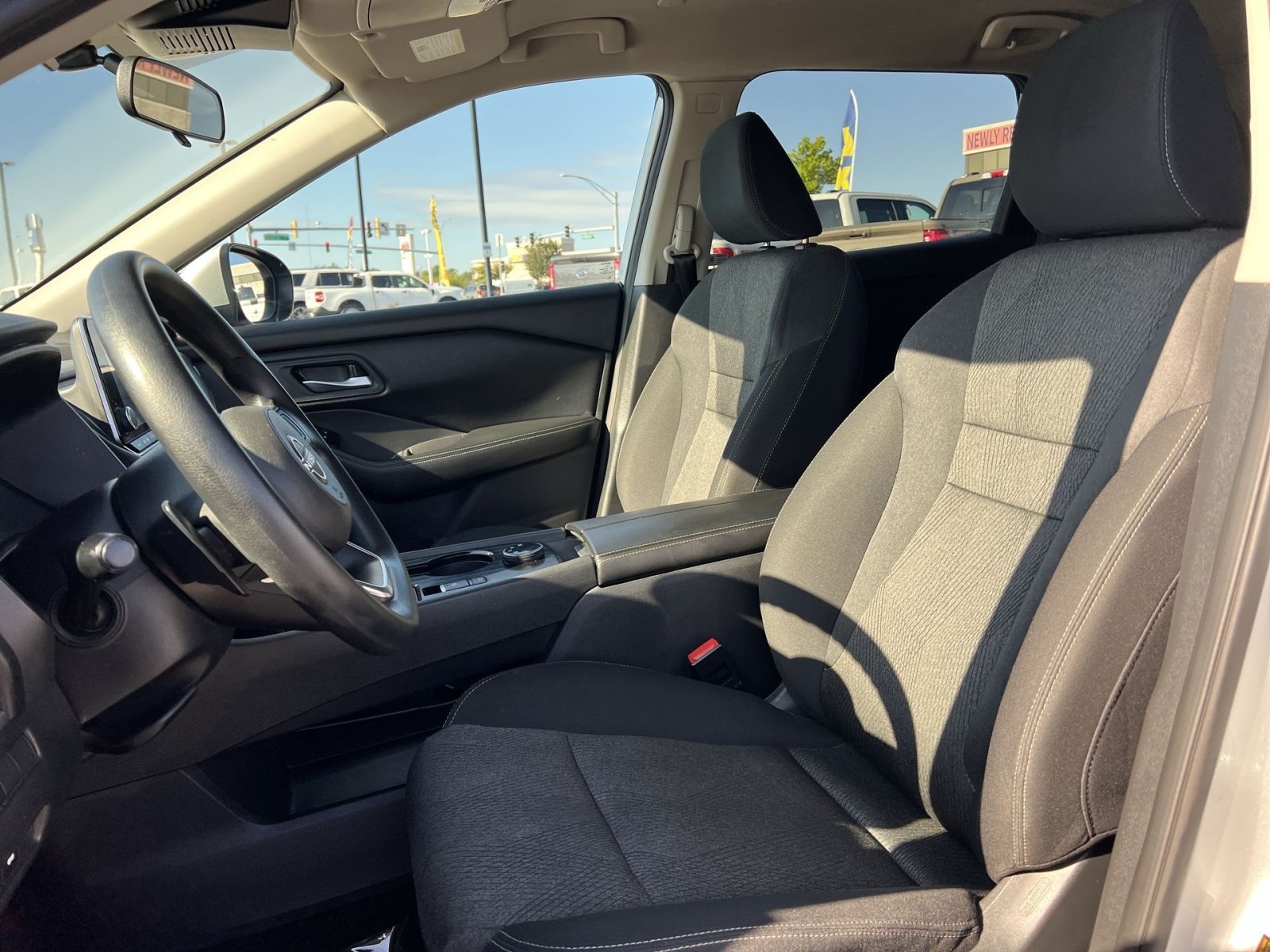 Used 2024 Nissan Rogue SV AWD/4WD image 13