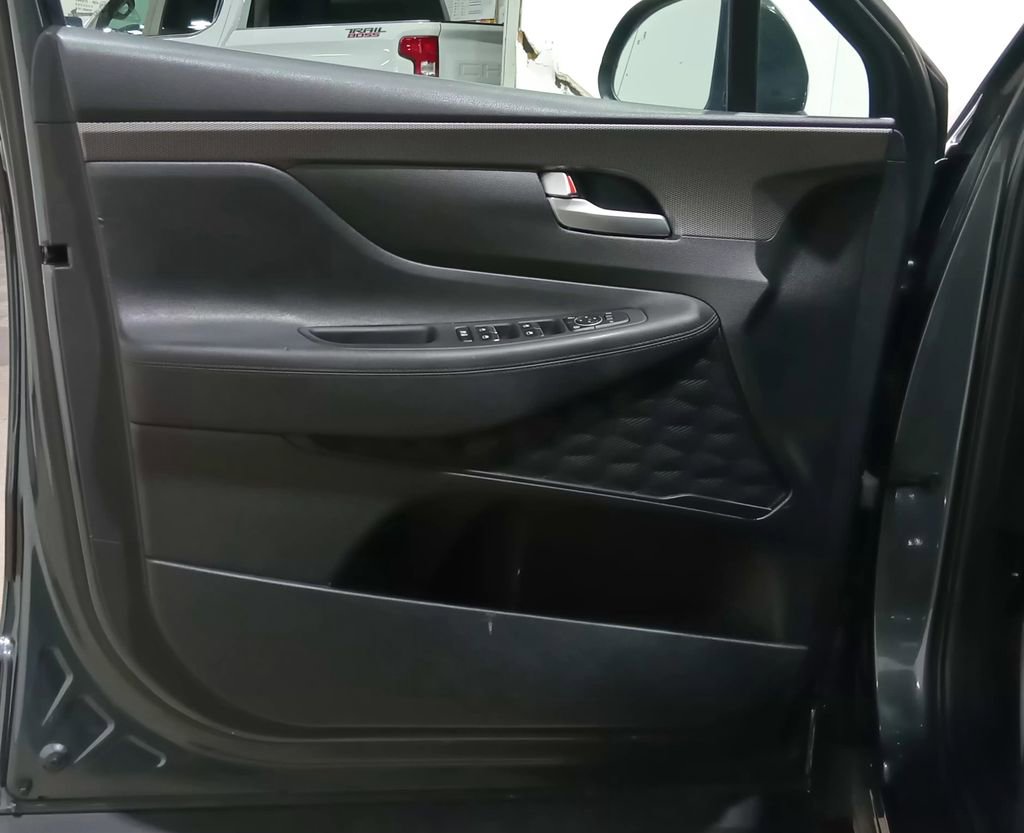 Used 2019 Hyundai Santa Fe SE AWD/4WD image 17