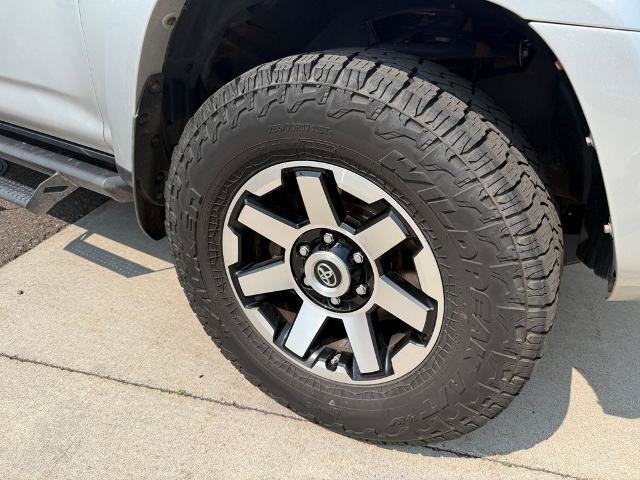 Used 2019 Toyota 4Runner TRD Off-Road Premium AWD/4WD image 12