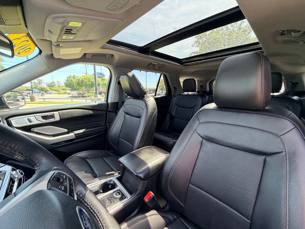 Certified 2023 Ford Explorer Limited w/ Limited Technology Package AWD/4WD image 32