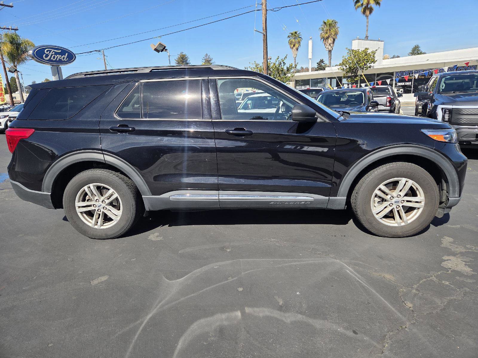 Certified 2023 Ford Explorer XLT w/ Equipment Group 202A image 6