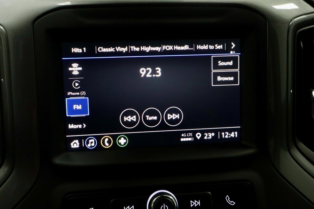 Used 2023 Chevrolet Silverado 1500 Custom image 3