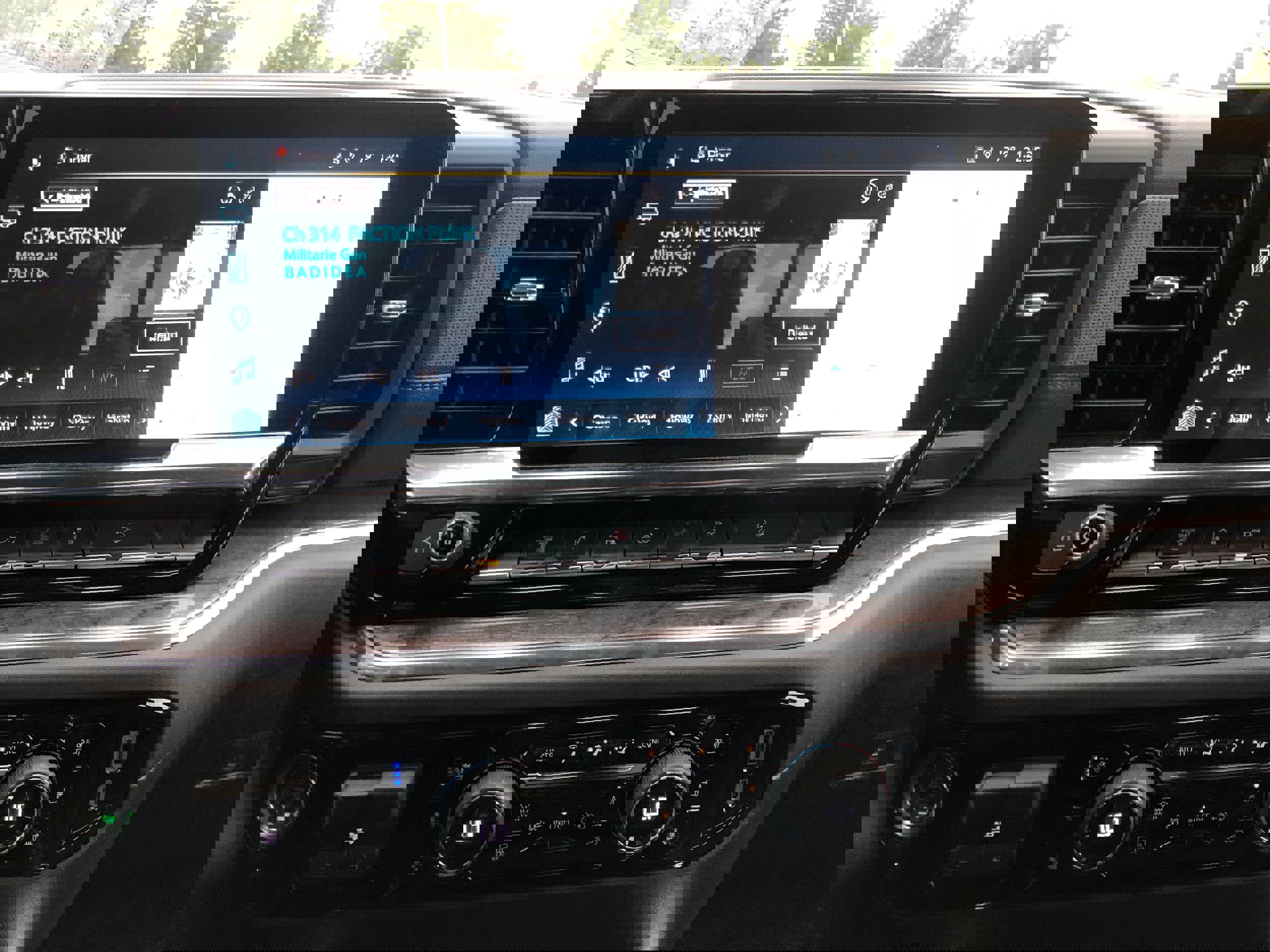 Used 2025 Chevrolet Silverado 3500 LTZ image 11