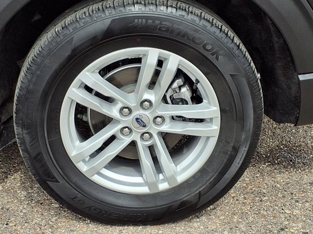 Certified 2024 Ford Explorer XLT w/ Equipment Group 202A image 32