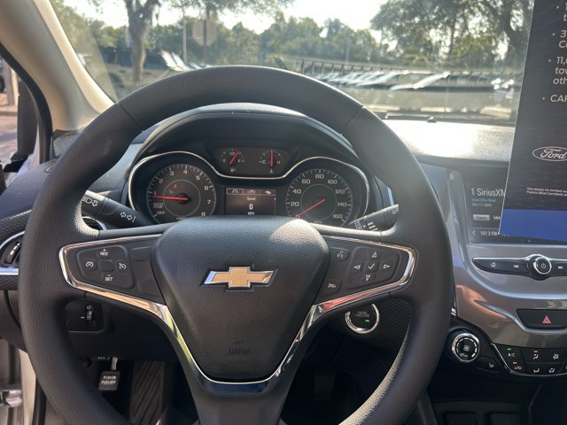 Used 2017 Chevrolet Cruze LT w/ Convenience Package FWD image 18