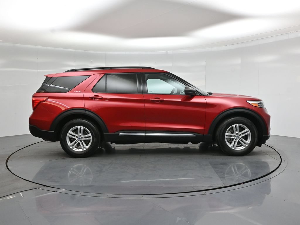 Certified 2023 Ford Explorer XLT RWD image 24
