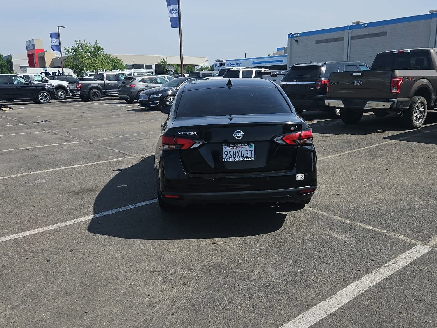 Used 2021 Nissan Versa SV image 4