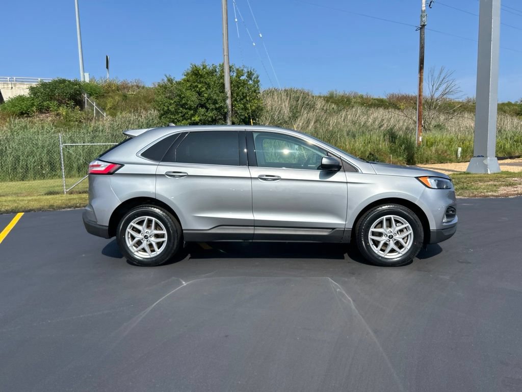 Certified 2024 Ford Edge SEL w/ Convenience Package AWD/4WD image 5