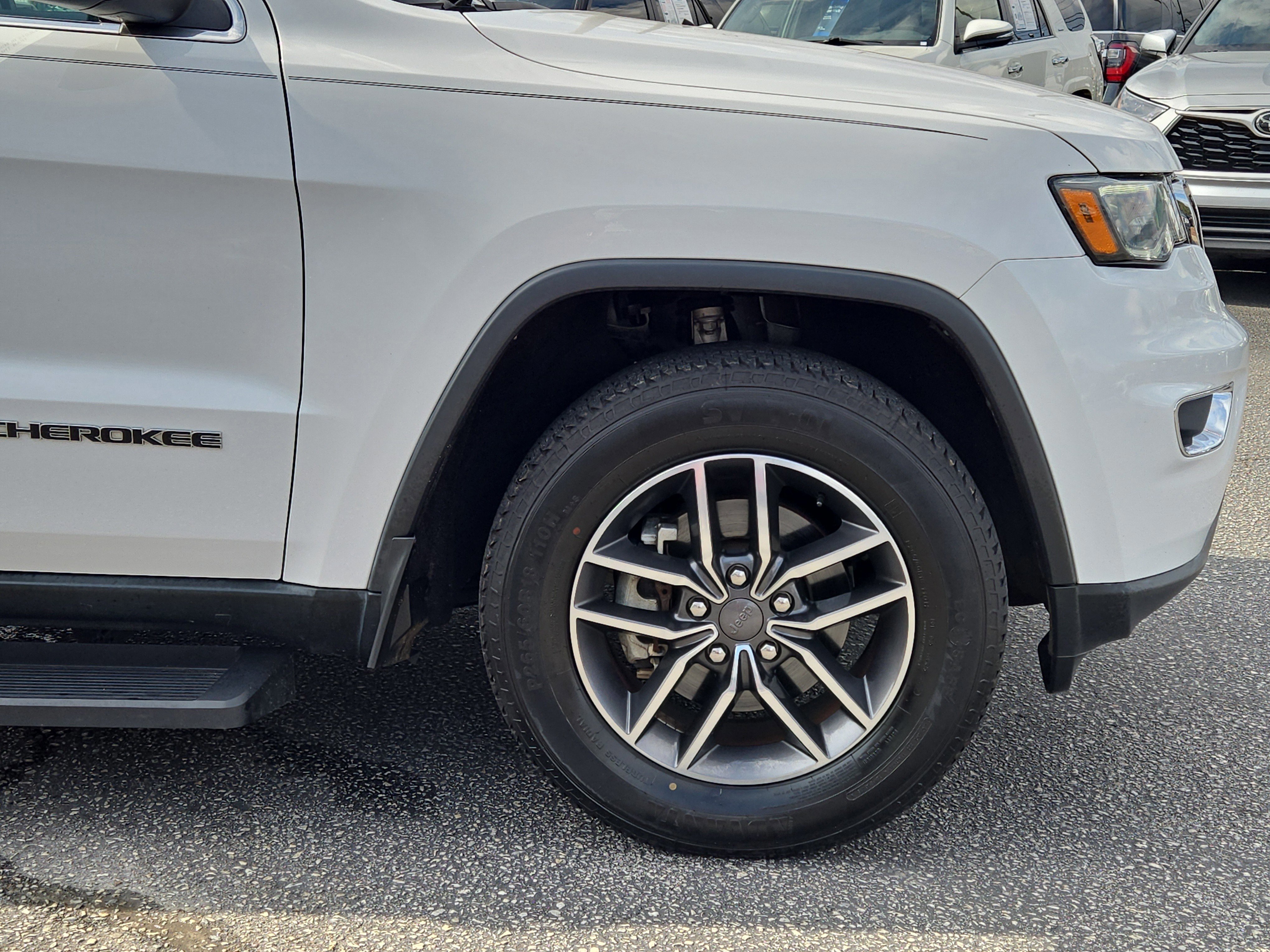 Used 2019 Jeep Grand Cherokee Limited w/ Luxury Group II image 12