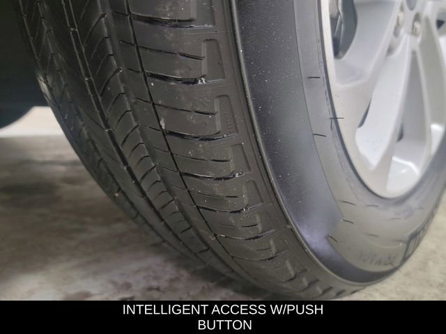 Certified 2020 Ford Escape SE FWD image 11