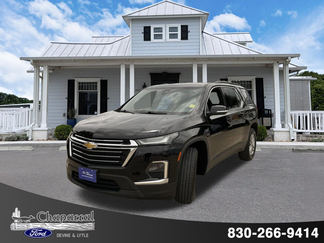 Used 2023 Chevrolet Traverse LT FWD image 2