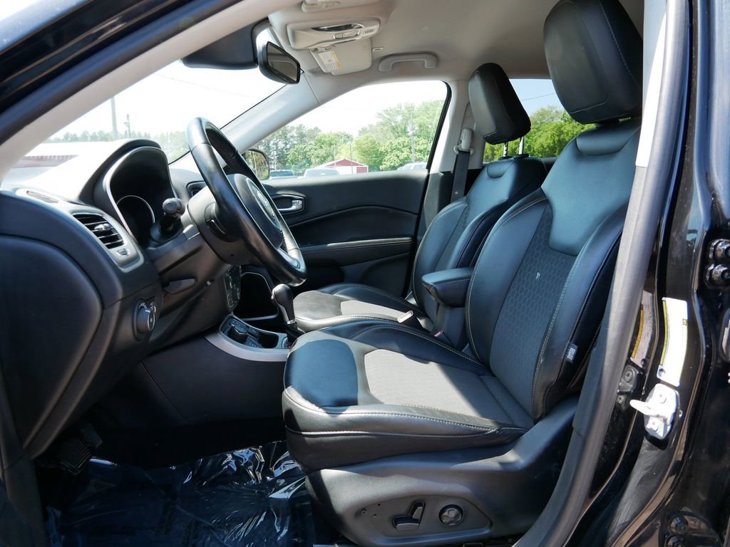 Used 2019 Jeep Compass Latitude w/ Popular Equipment Group AWD/4WD image 14