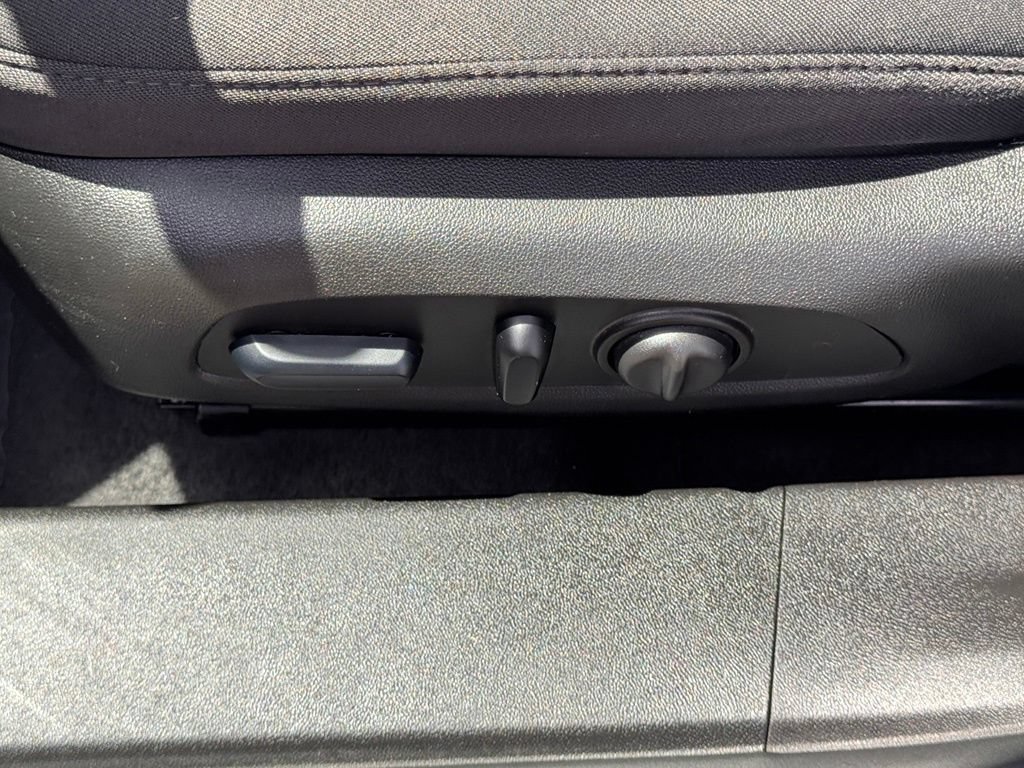 Used 2023 Chevrolet Malibu LT FWD image 18