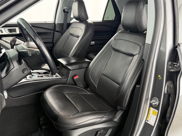 Certified 2022 Ford Explorer Limited w/ Limited Technology Package image 11