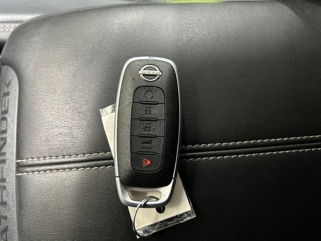 Used 2024 Nissan Pathfinder Platinum AWD/4WD image 26