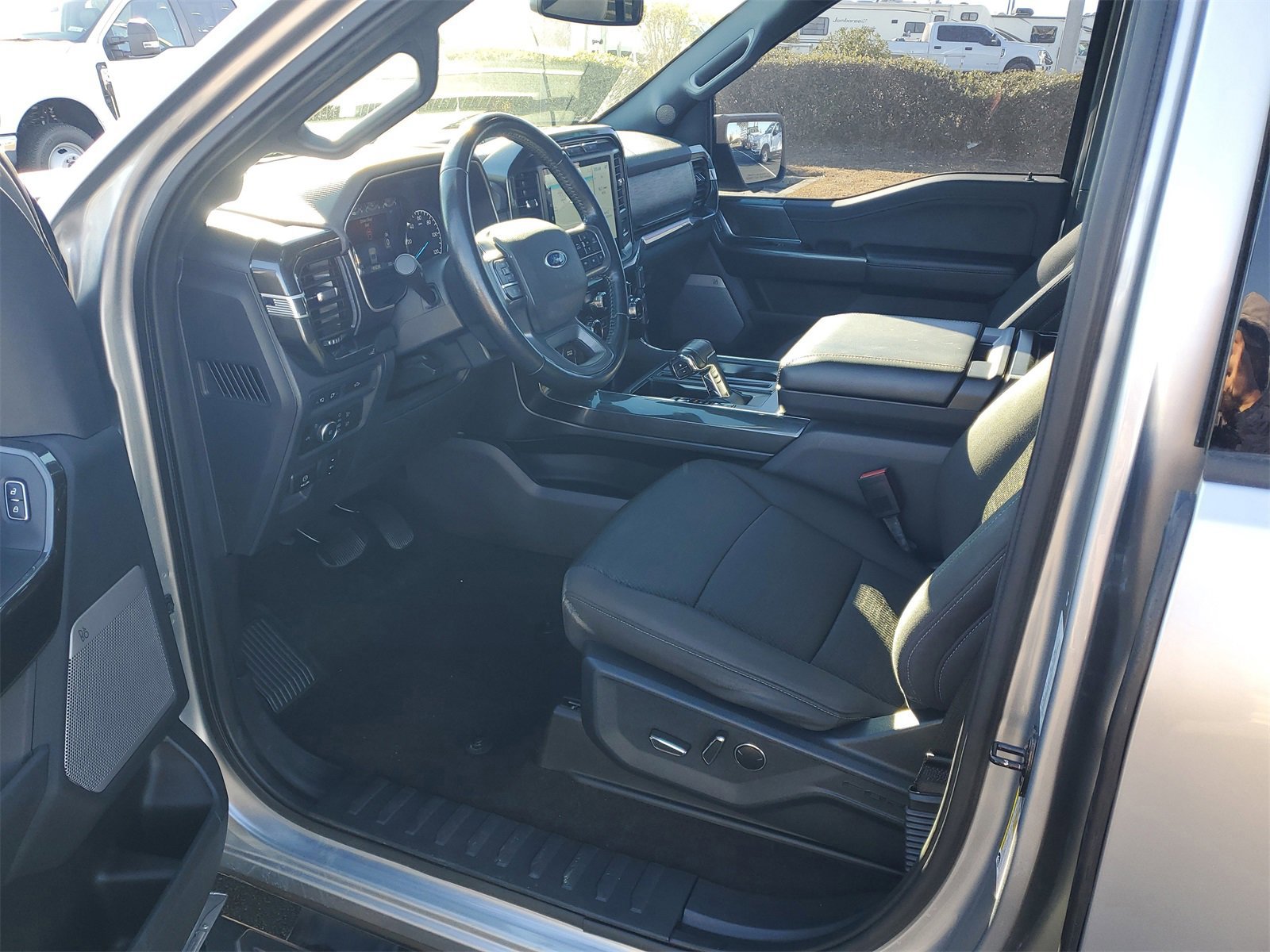 Certified 2021 Ford F150 XLT w/ Equipment Group 302A High image 16