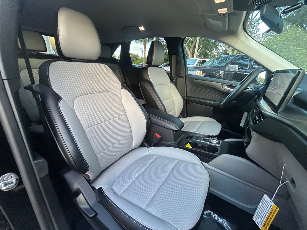 Certified 2024 Ford Escape SE image 29