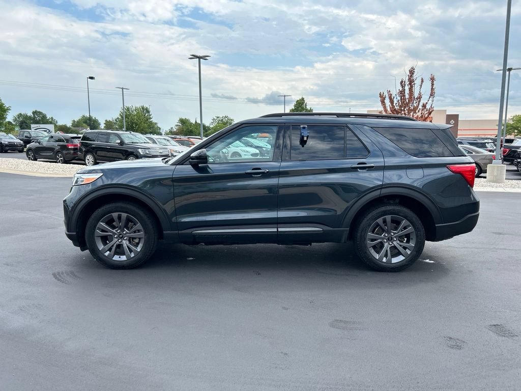 Certified 2023 Ford Explorer XLT w/ Equipment Group 202A AWD/4WD image 10
