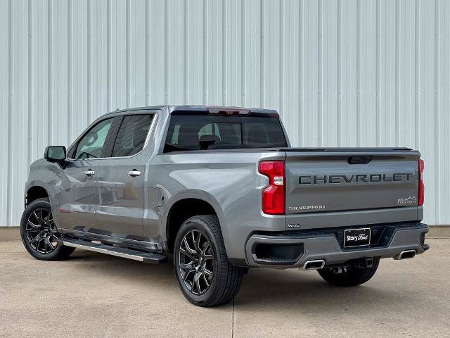 Used 2021 Chevrolet Silverado 1500 High Country w/ Technology Package AWD/4WD image 4