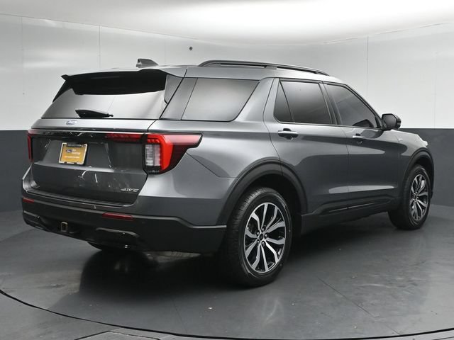 Certified 2025 Ford Explorer ST-Line AWD/4WD image 3