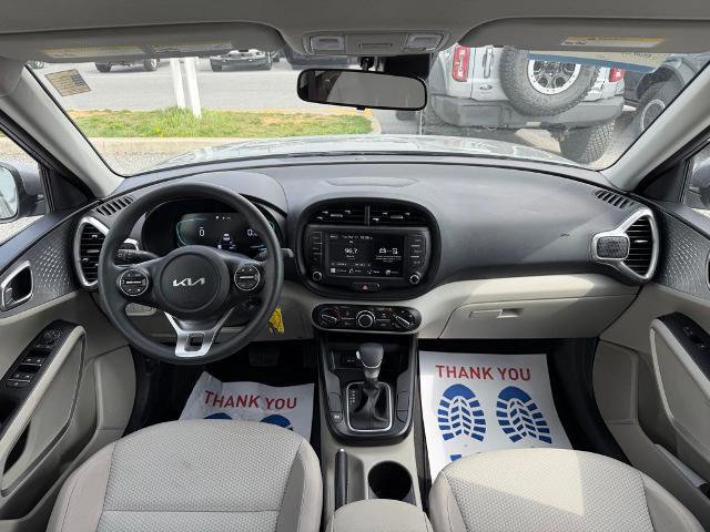Used 2025 Kia Soul LX image 14