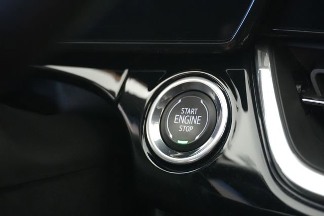Used 2025 Chevrolet Trax RS w/ Driver Confidence Package FWD image 16