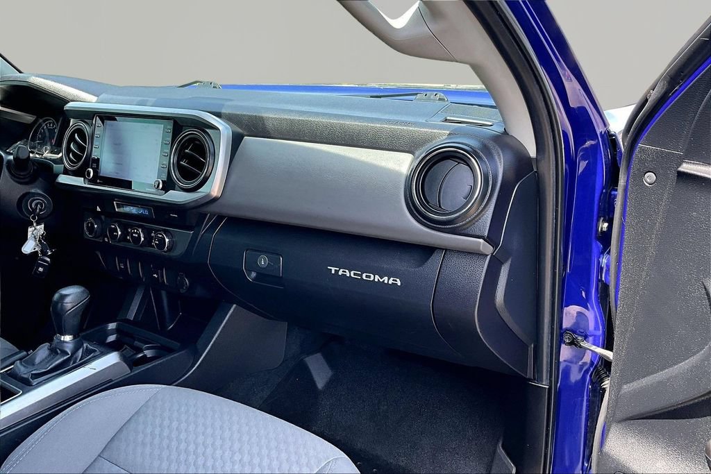 Used 2022 Toyota Tacoma SR5 AWD/4WD image 17
