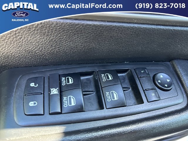 Used 2025 Chrysler Pacifica Select FWD image 20
