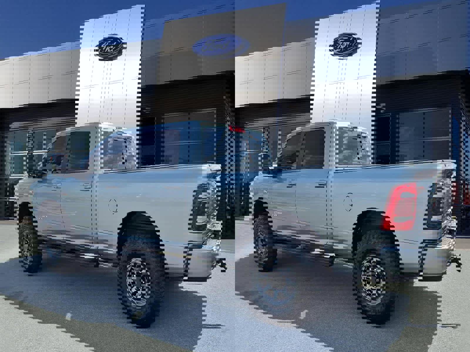 Used 2024 RAM 2500 Laramie image 2