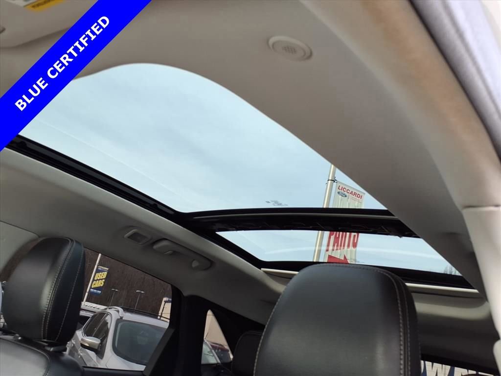 Certified 2022 Ford Escape Titanium w/ Titanium Elite Package image 17