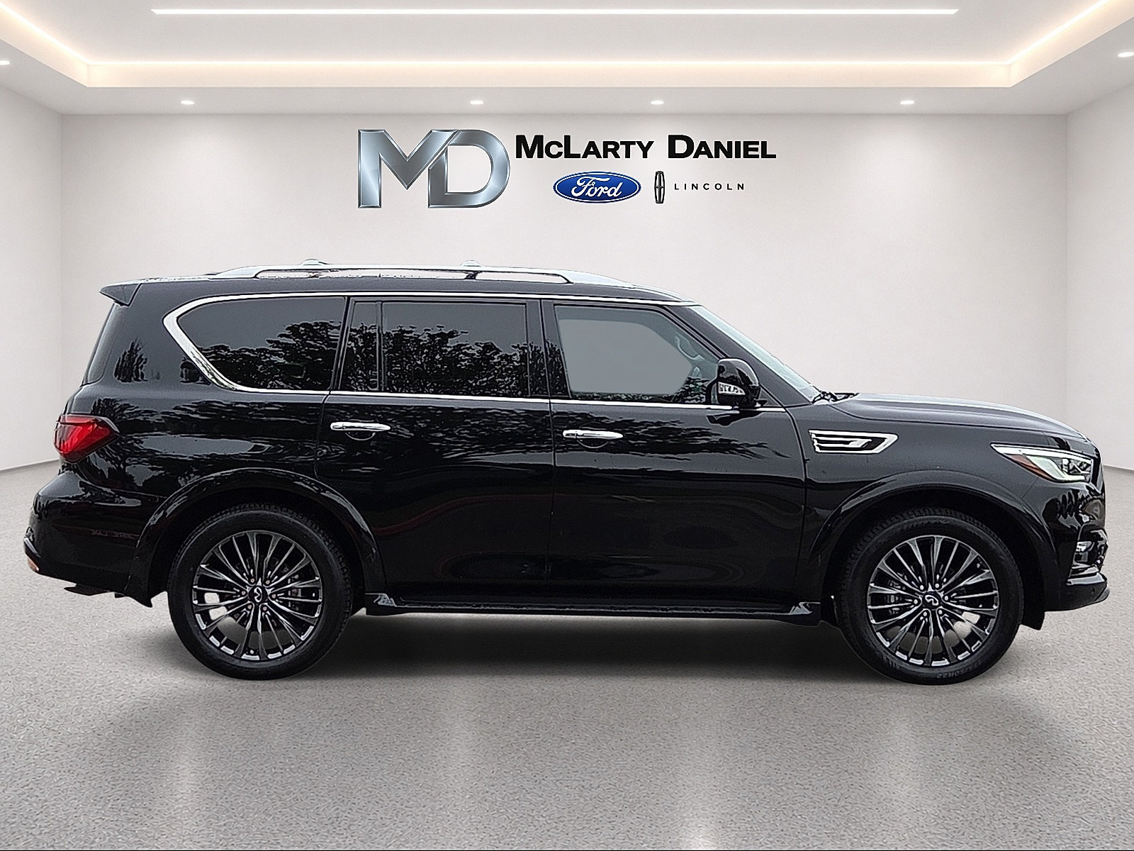 Used 2022 INFINITI QX80 Premium Select w/ Cargo Package AWD/4WD image 6