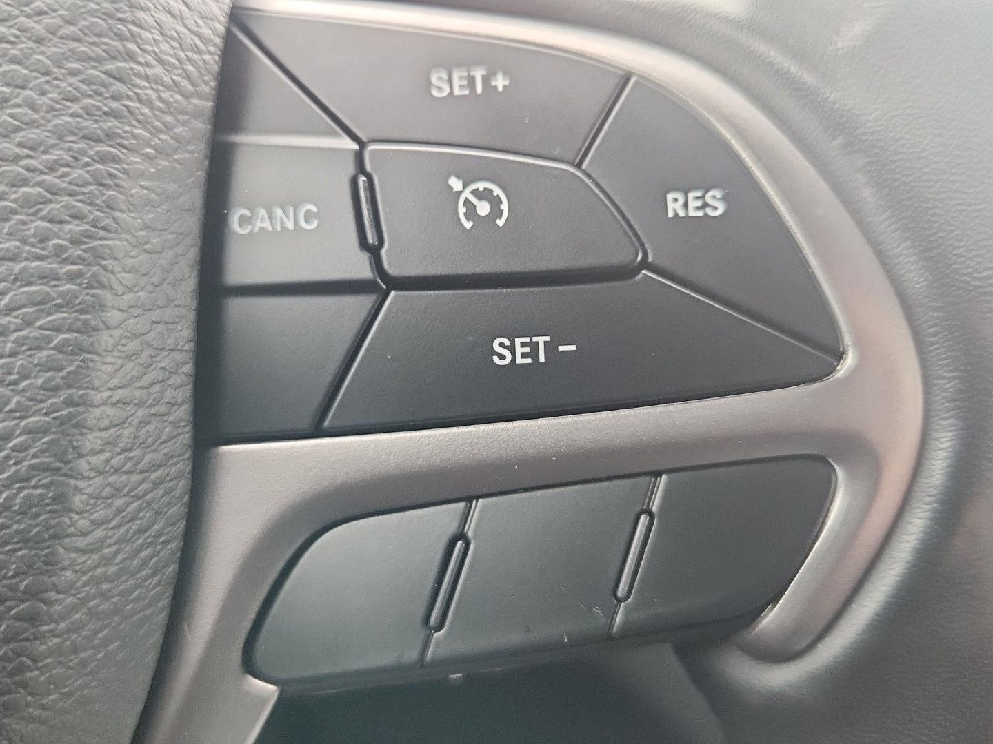 Used 2021 Jeep Grand Cherokee Laredo AWD/4WD image 19