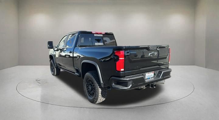 Used 2026 Chevrolet Silverado 2500 ZR2 w/ LPO, Dark Essentials Package image 4