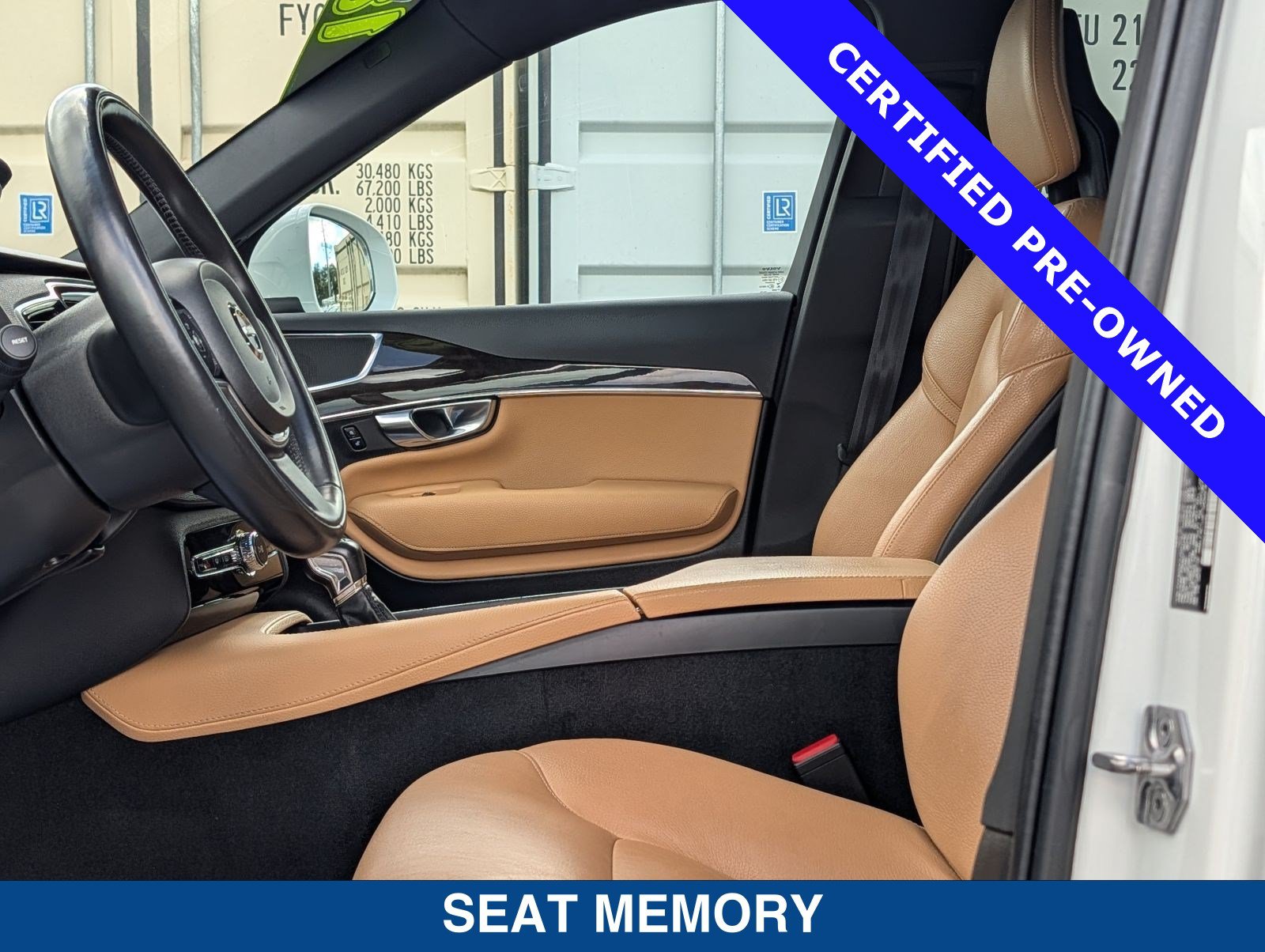 Used 2018 Volvo XC90 T5 Momentum w/ Convenience Package FWD image 23
