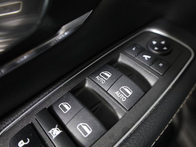 Used 2024 RAM 1500 Laramie AWD/4WD image 25