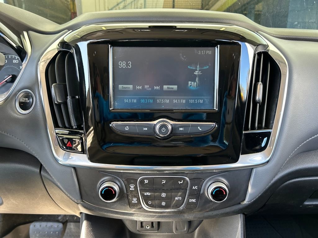 Used 2018 Chevrolet Traverse LT image 18