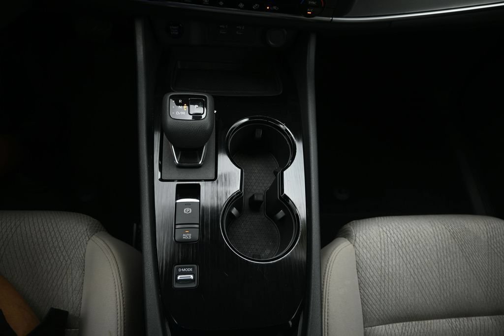 Used 2025 Nissan Rogue SV FWD image 29