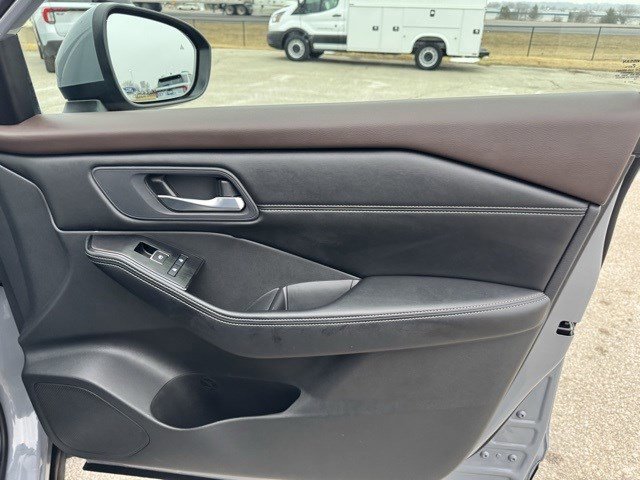 Used 2022 Nissan Rogue SL w/ SL Premium Package image 37