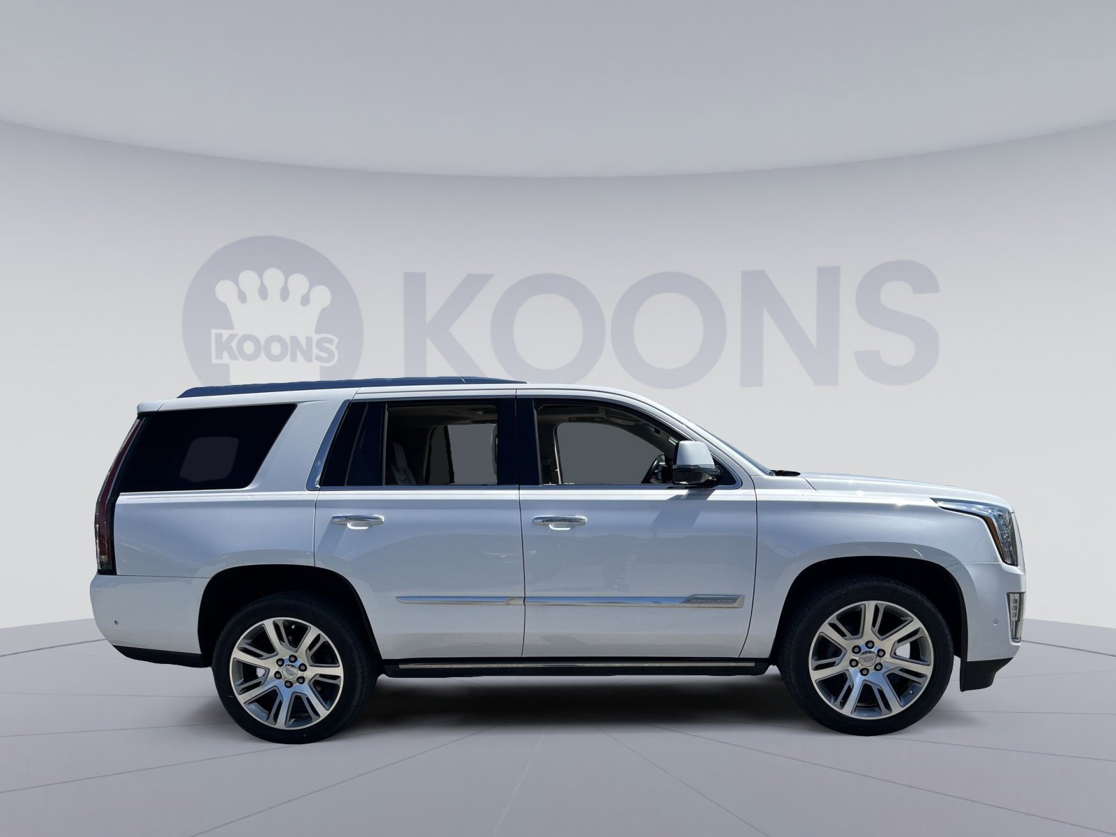 Used 2018 Cadillac Escalade Premium Luxury RWD image 17