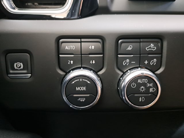 Used 2025 GMC Sierra 2500 Denali w/ Max Trailering Package AWD/4WD image 23
