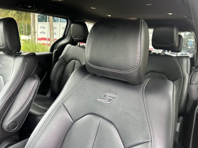 Used 2024 Chrysler Pacifica Limited FWD image 24