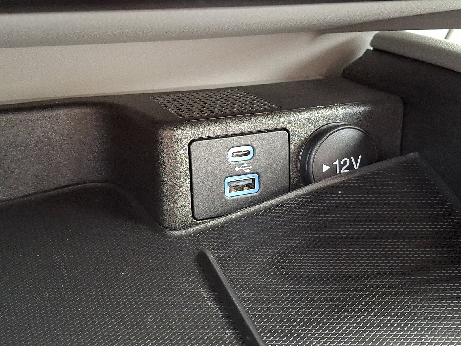 Certified 2023 Ford Escape Active AWD/4WD image 32