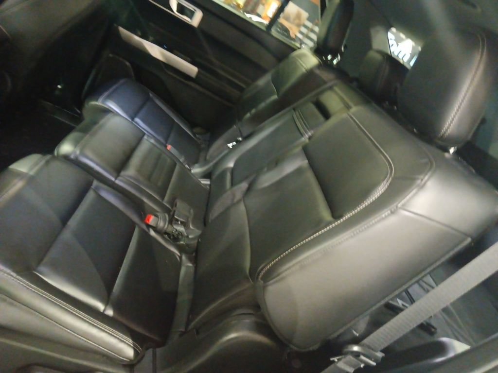 Certified 2023 Ford Explorer XLT w/ Equipment Group 202A AWD/4WD image 7
