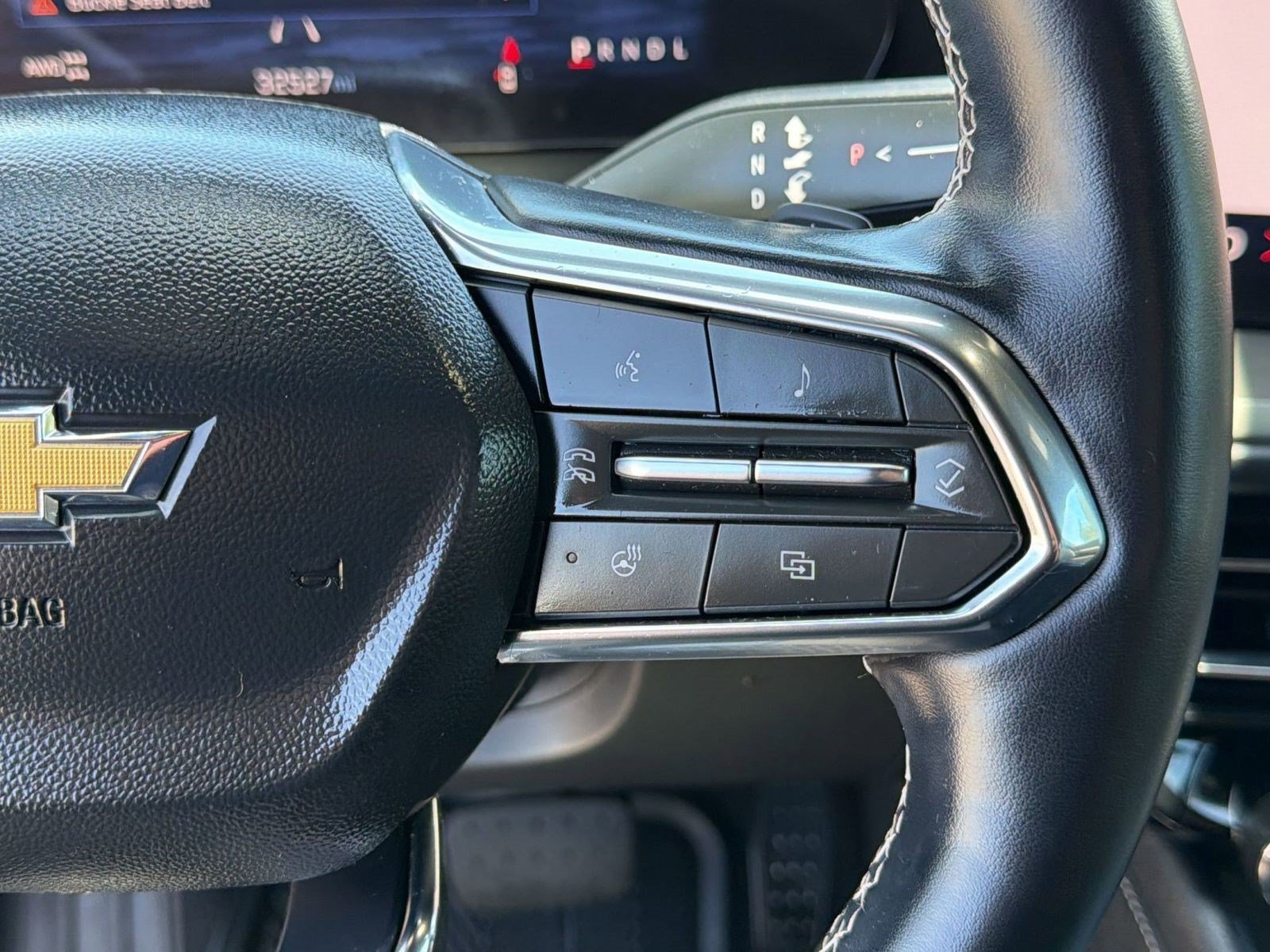 Used 2025 Chevrolet Traverse LT AWD/4WD image 25