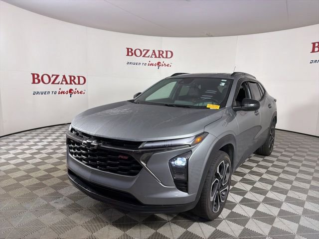 Used 2024 Chevrolet Trax RS w/ Driver Confidence Package FWD image 4