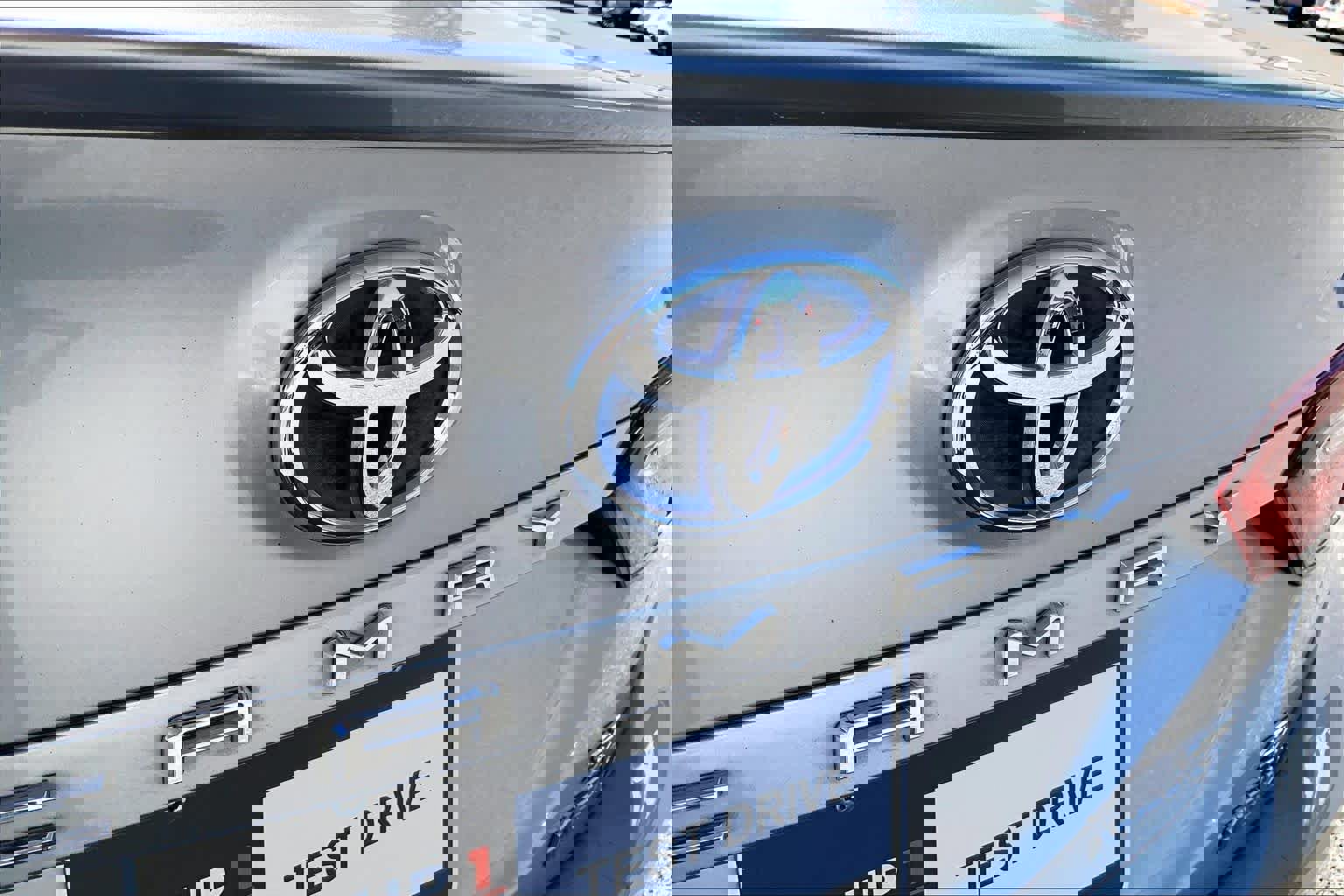 Used 2023 Toyota Camry SE image 30