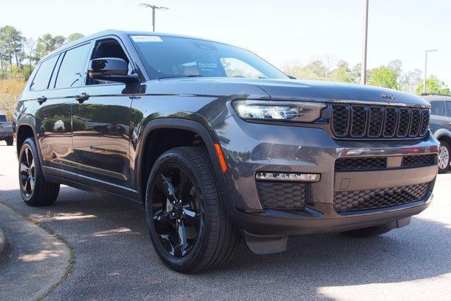 Used 2024 Jeep Grand Cherokee L Limited w/ Black Appearance Package image 7