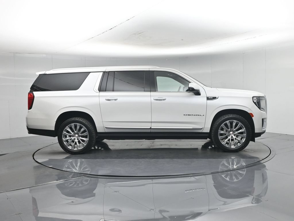 Used 2023 GMC Yukon XL Denali AWD/4WD image 27