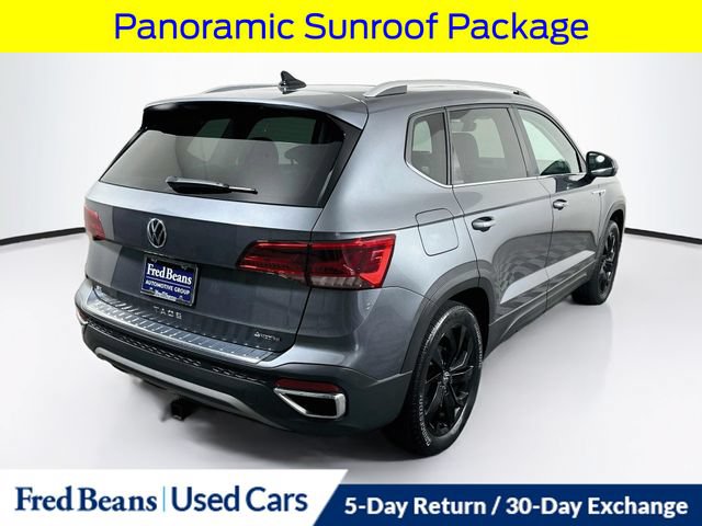 Used 2022 Volkswagen Taos SE w/ Panoramic Sunroof Package AWD/4WD image 9